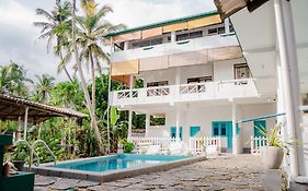 Asanka Surf House & Resturant