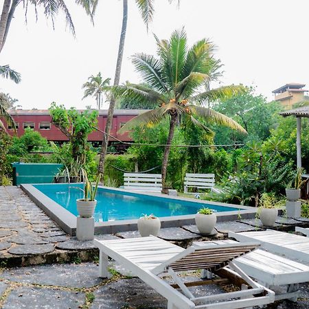 Asanka Surf House & Resturant Bed & Breakfast Midigama East Exterior photo