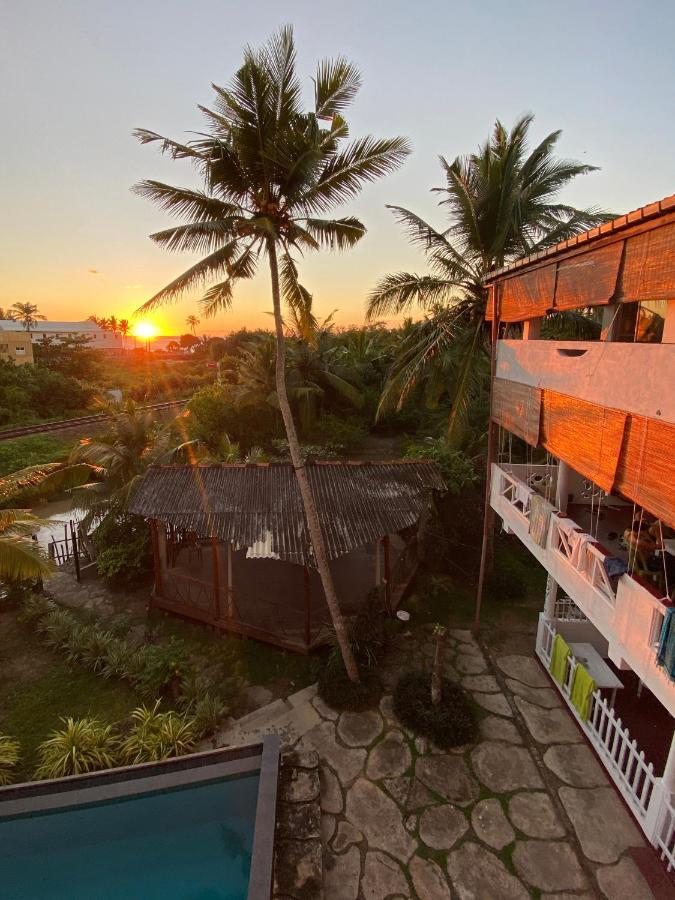 Asanka Surf House & Resturant Bed & Breakfast Midigama East Exterior photo