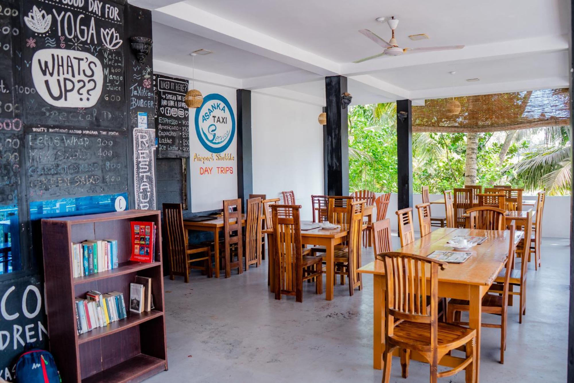 Asanka Surf House & Resturant Bed & Breakfast Midigama East Exterior photo