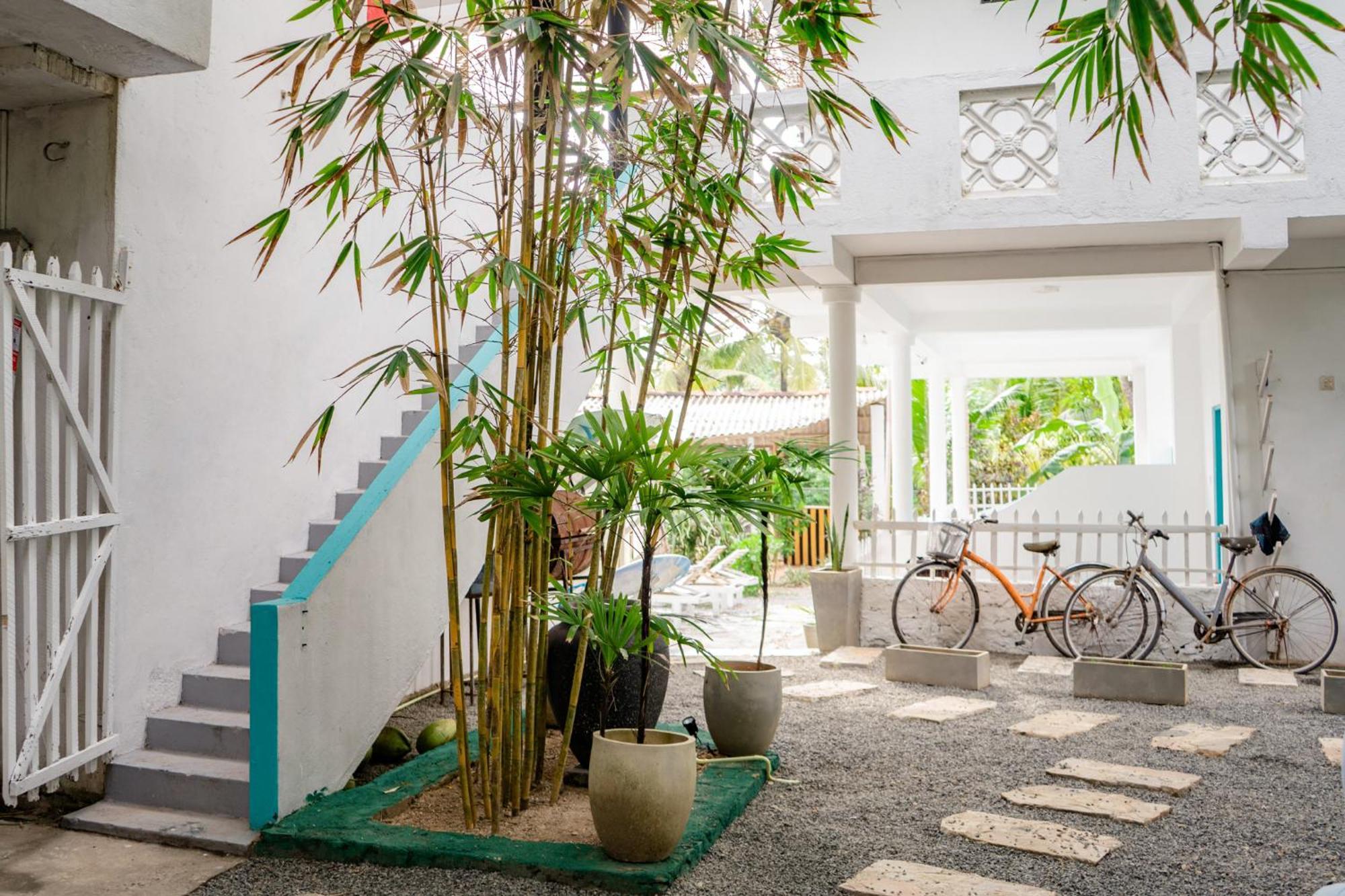 Asanka Surf House & Resturant Bed & Breakfast Midigama East Exterior photo