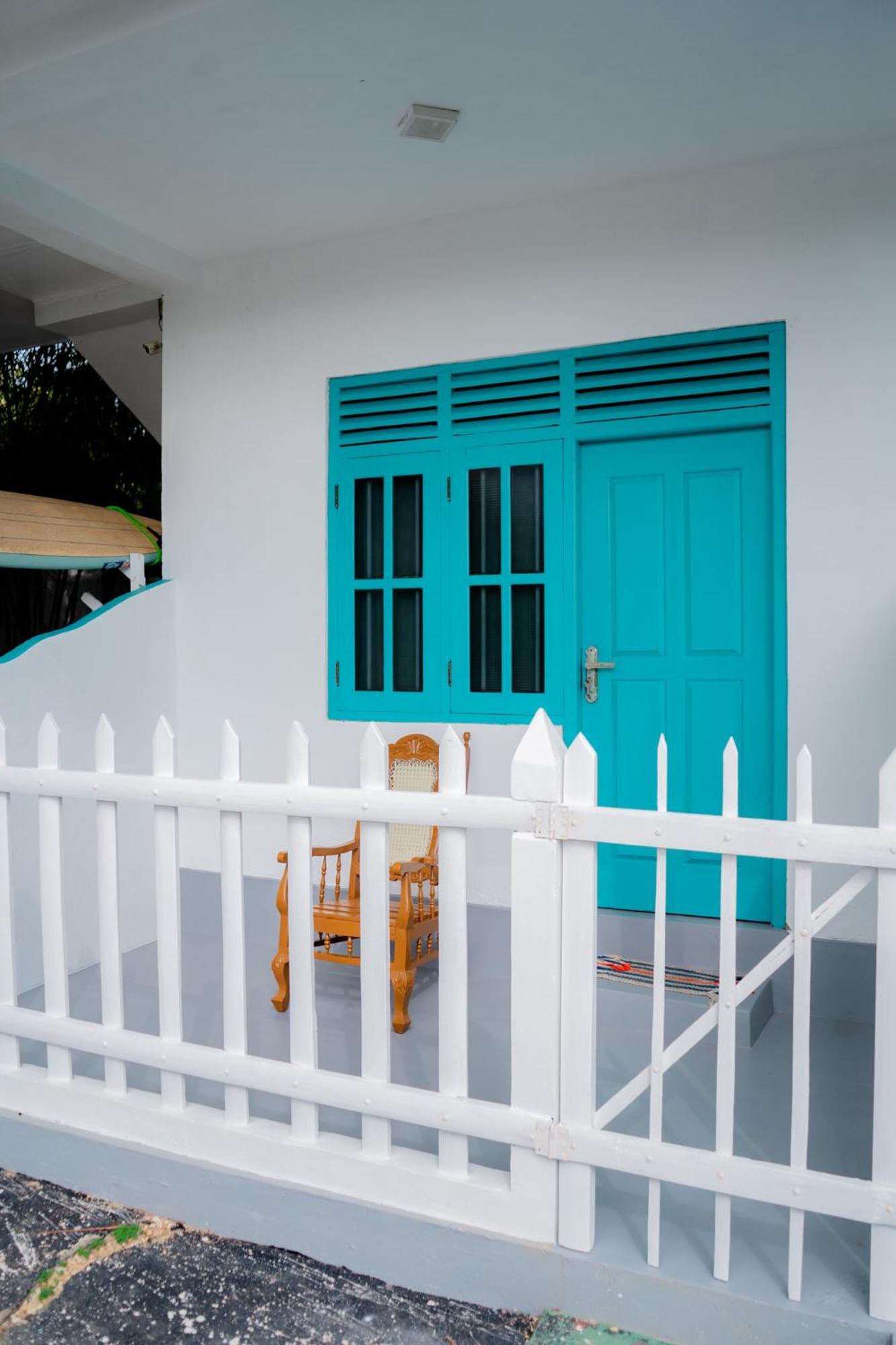 Asanka Surf House & Resturant Bed & Breakfast Midigama East Exterior photo
