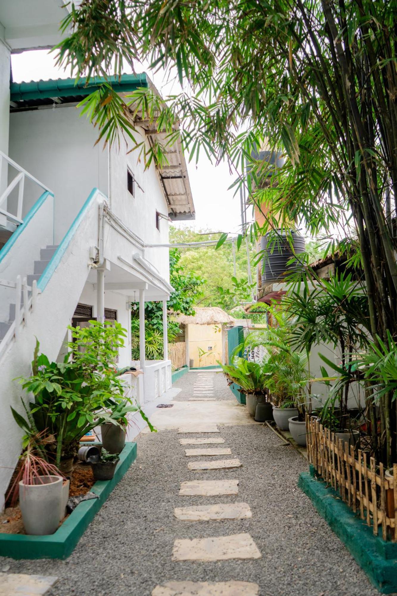 Asanka Surf House & Resturant Bed & Breakfast Midigama East Exterior photo
