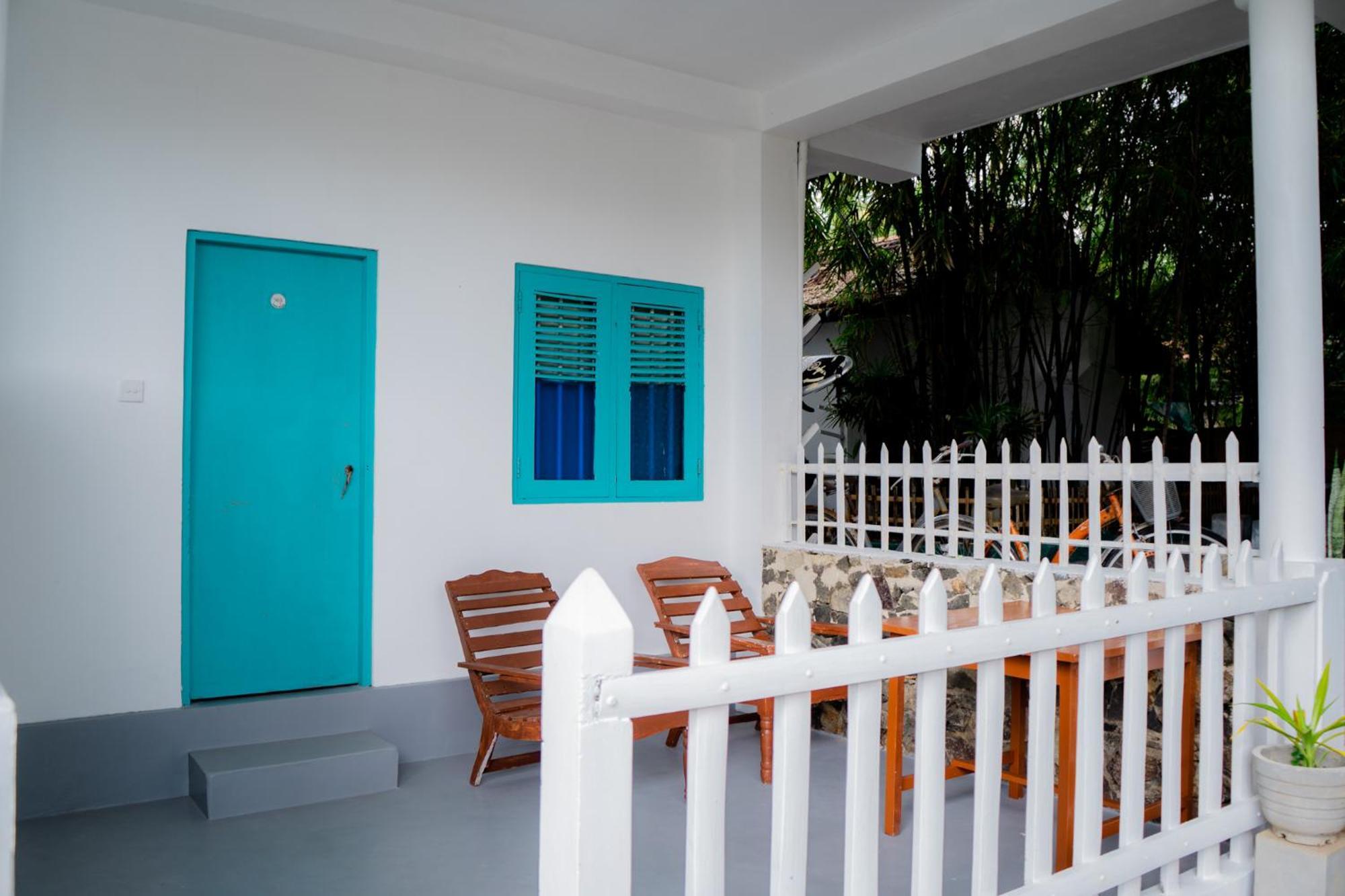 Asanka Surf House & Resturant Bed & Breakfast Midigama East Exterior photo