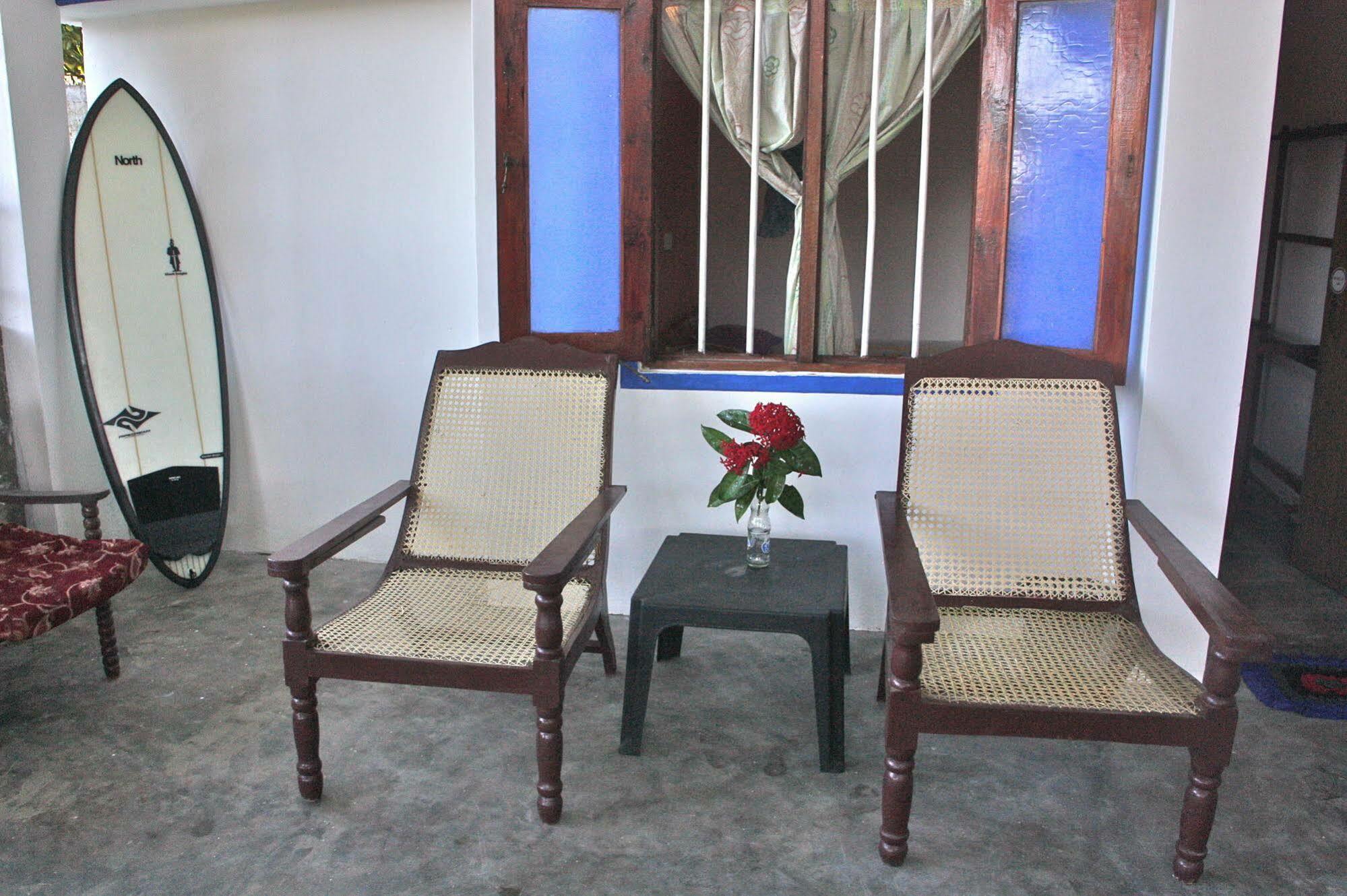 Asanka Surf House & Resturant Bed & Breakfast Midigama East Exterior photo